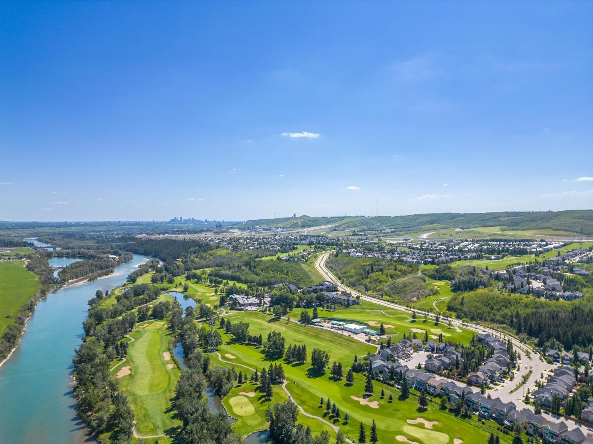 Cozy Rockland Park Unit+Parking Lägenhet YYC Exteriör bild