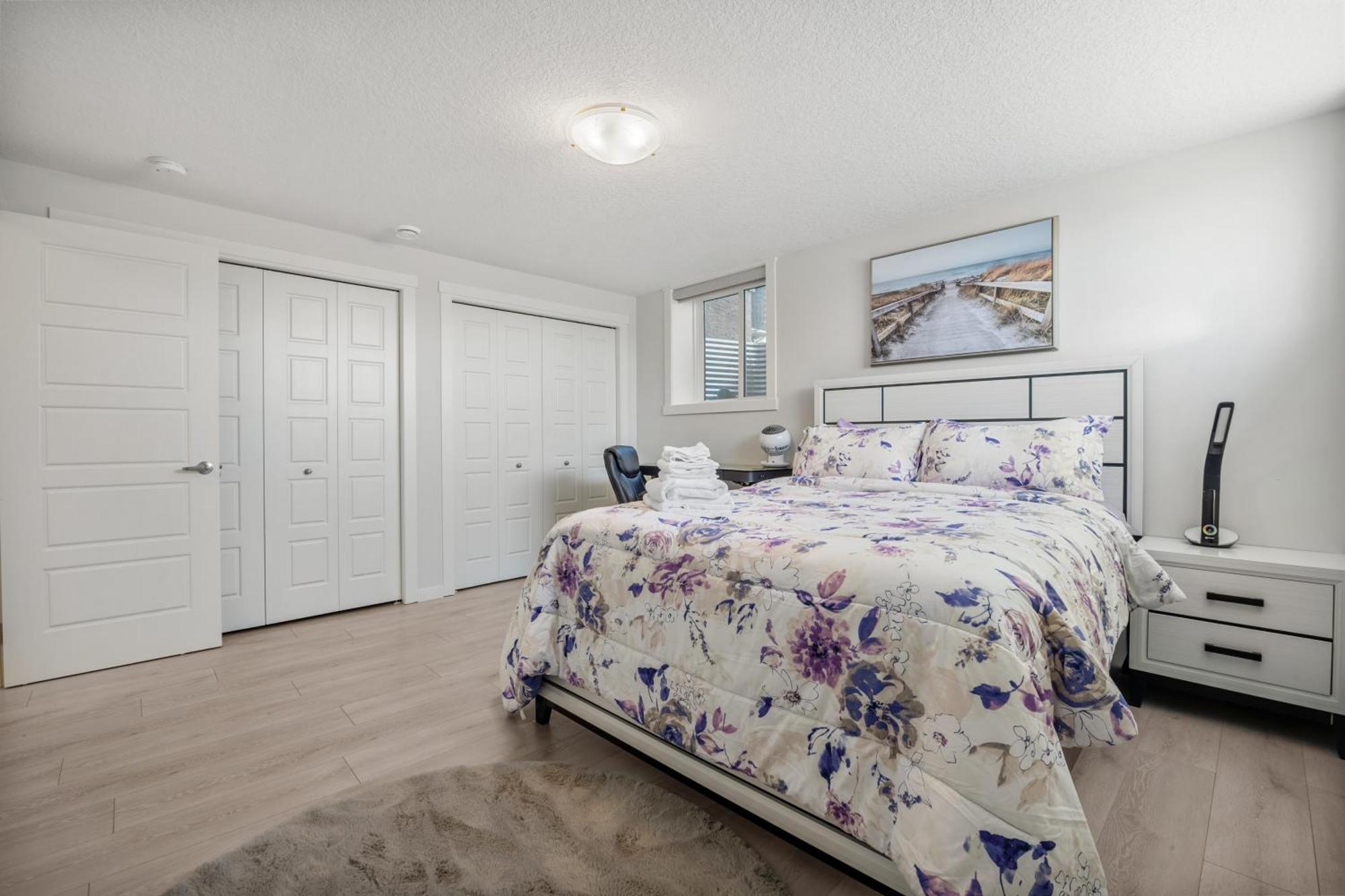 Cozy Rockland Park Unit+Parking Lägenhet YYC Exteriör bild